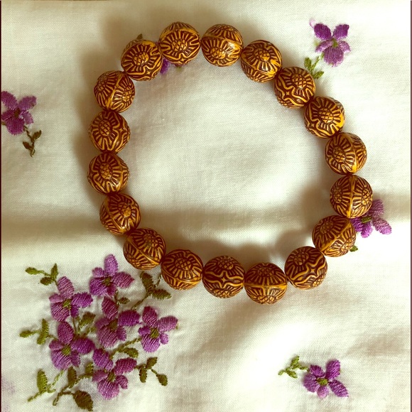 Jewelry - Wooden beaded bracelet